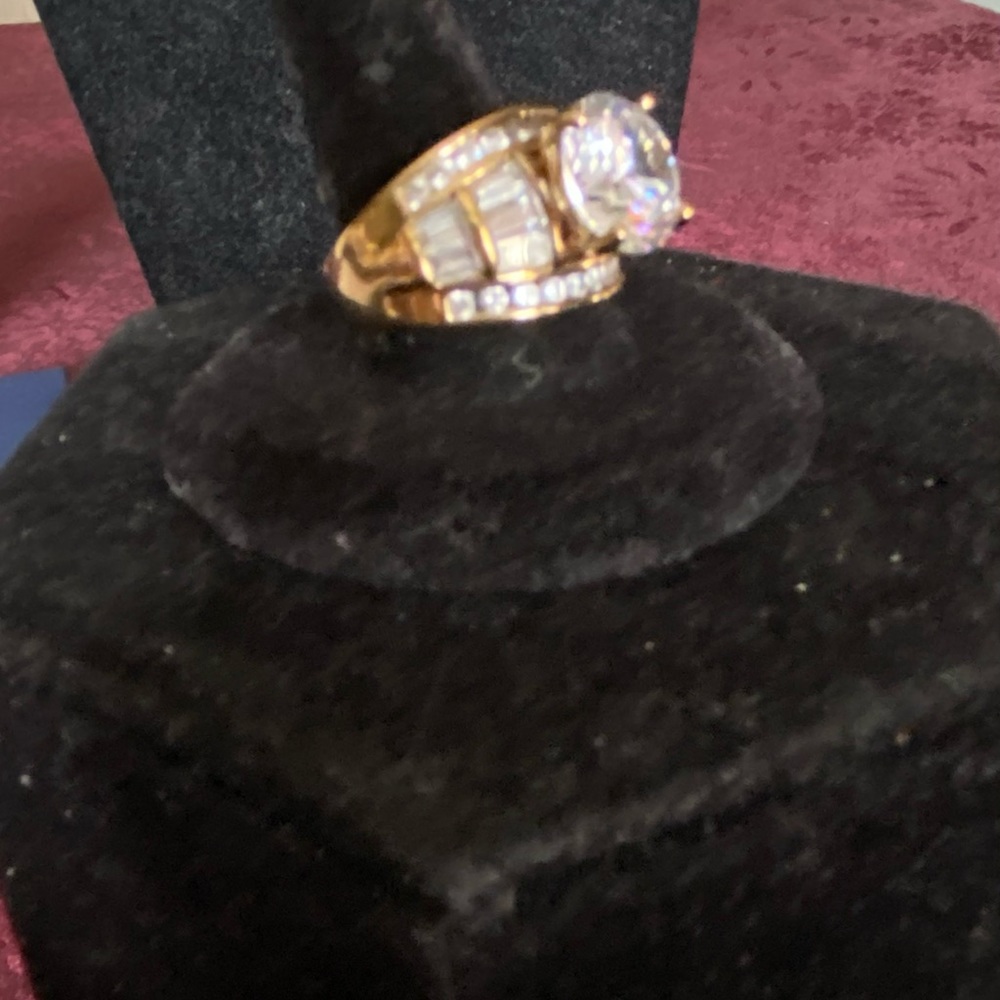 RING - Picture 8 of 12